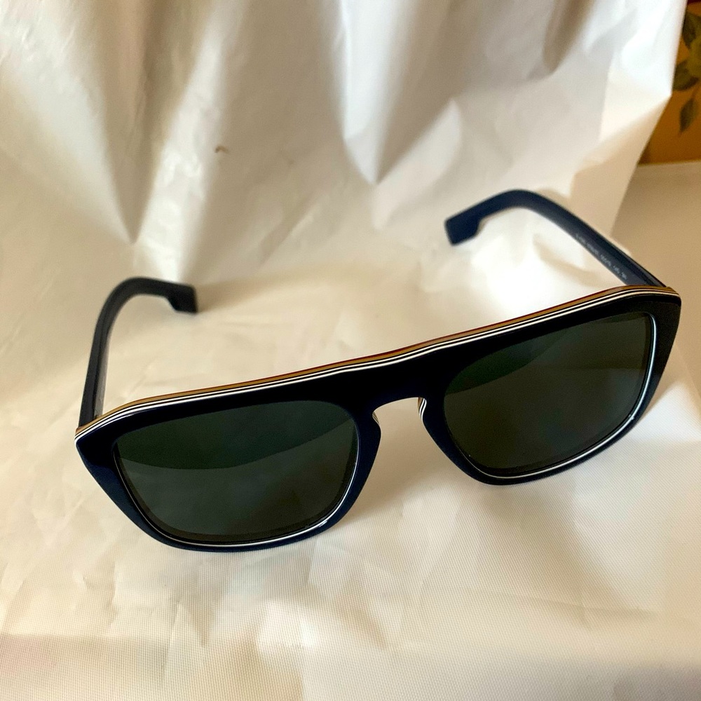 Burberry sun glasses